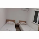 Beach Apartment Drasnice Apartman *