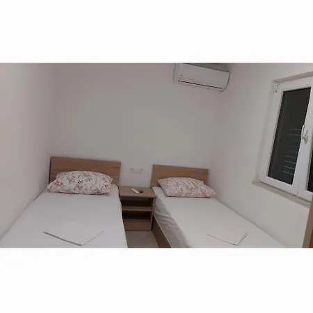Beach Apartment Drasnice Appartement *