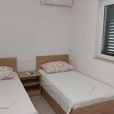 Beach Apartment Drasnice Appartement